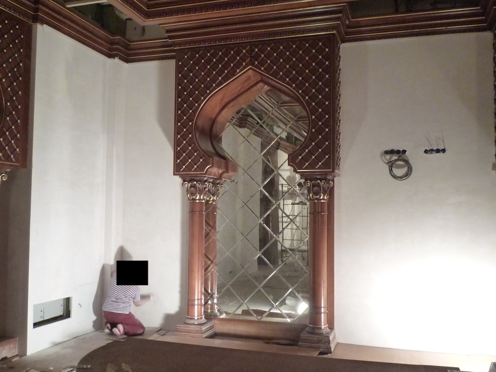 Галерея 6. Кальянная и зал для стриптиза