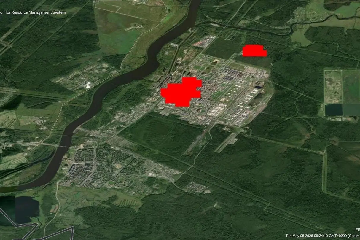 A satellite image of the city of Kirishi and the Kirishinefteorgsintez refinery indicating a fire broke out at the facility and its nearby flare system on the morning of May 5, 2026. Photo: NASA FIRMS