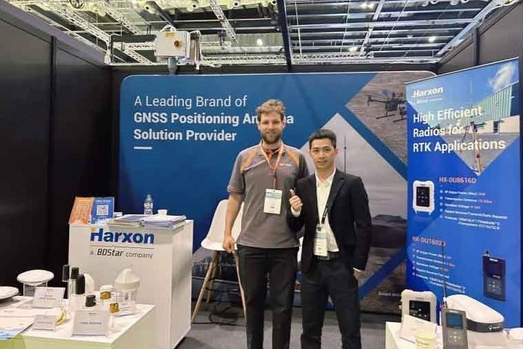 Anthony Zheng (right). Photo: Harxon official website