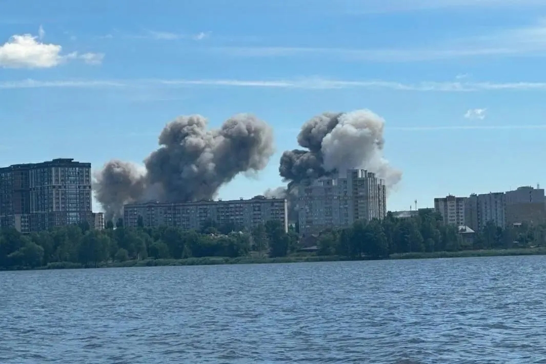 Fire at the Voronezh Semiconductor Devices Plant. Photo: Supernova+ (@supernova_plus / Telegram)