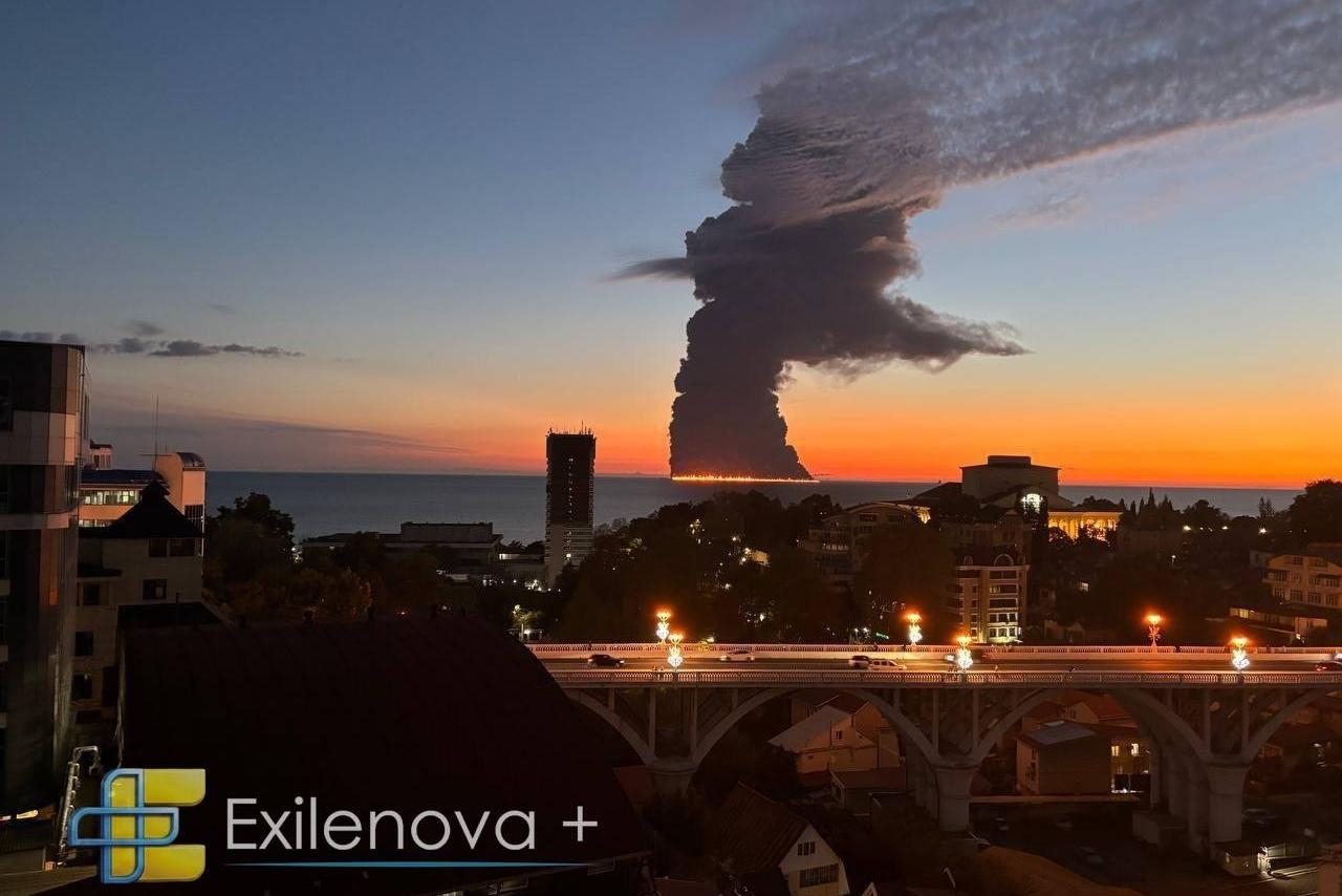 Пожар на танкере Aframax Rio в Черном море, октябрь 2026. Фото: Exilenova+