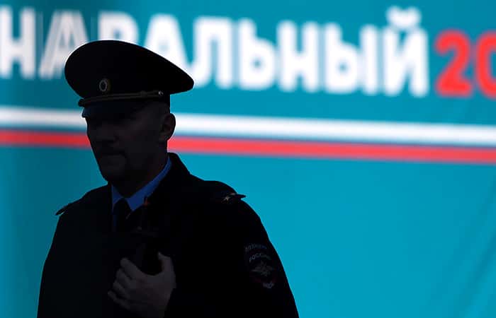 Силовики в Нижнем Новгороде пришли с обыском к братьям по делу о донатах ФБК. RT сообщает о следственных действиях в Москве, Красноярске