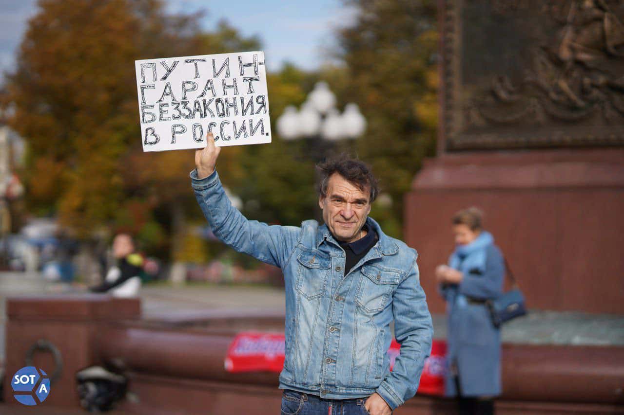 Калининградец Игорь Барышников, осужденный за «фейки», не может ходить, из-за грибка у него почернели руки — адвокат