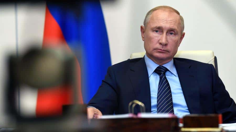 Путин: В России от COVID-19 вакцинировались более 21 млн человек