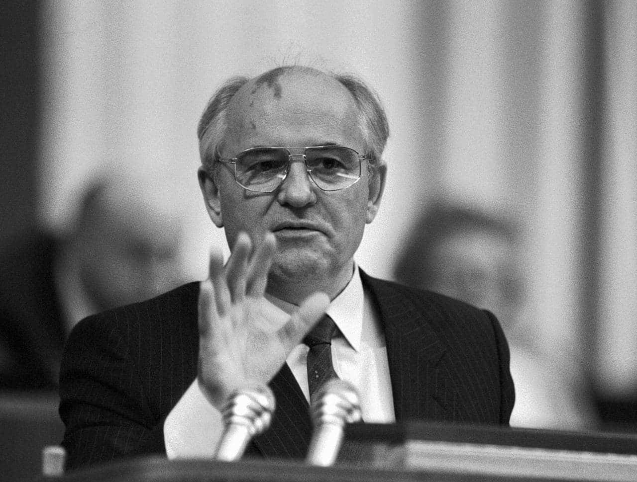 Не царь, а человек. Николай Сванидзе о том, как Россия не смогла принять свободу, данную ей Горбачевым