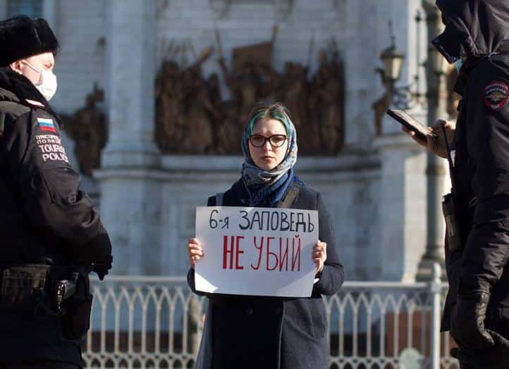 «Уходящему — Синай, остающимся — Голгофа». Что означает сопротивление в России после нескольких волн эмиграции