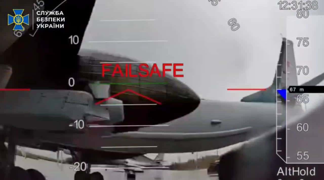 Водители фур, из которых украинские беспилотники атаковали аэродромы в России, ничего не знали об операции СБУ — Зеленский