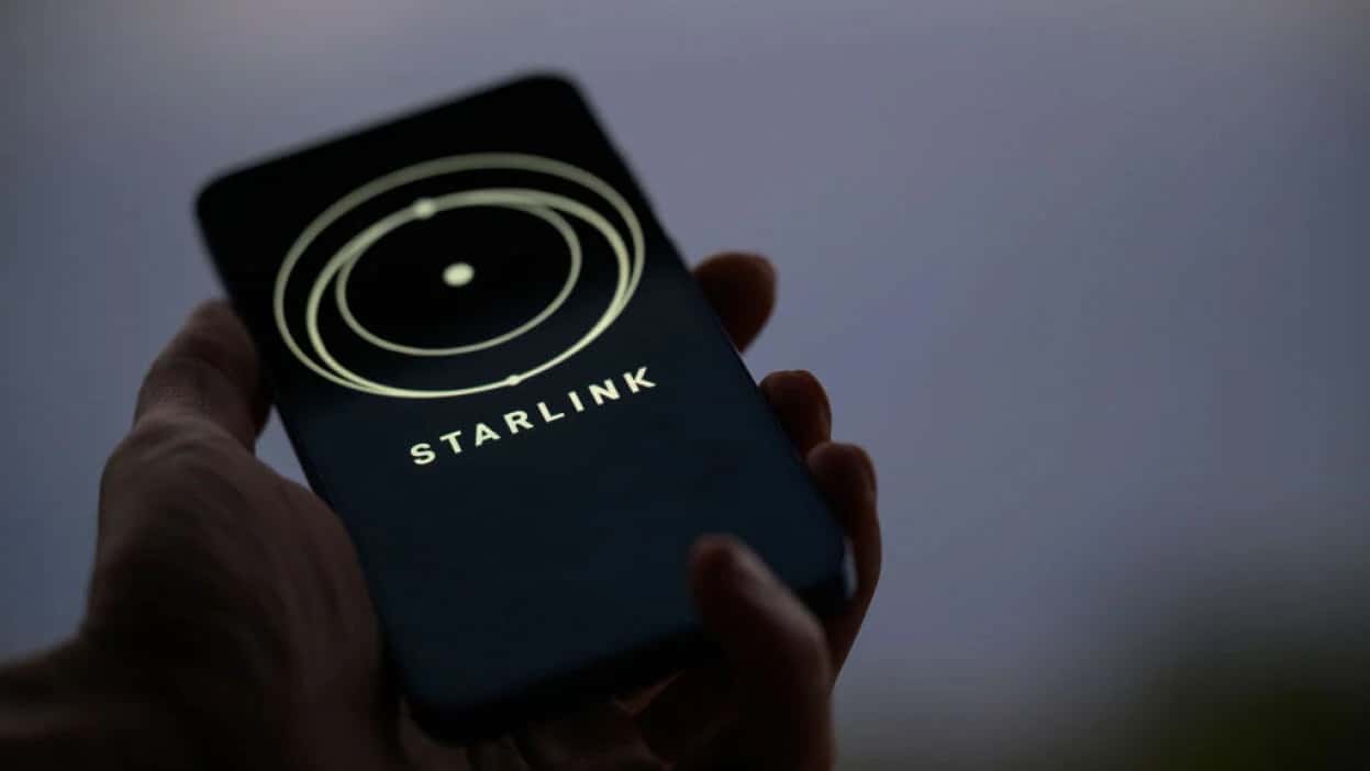 Starlink разрабатывает телефон с постоянным подключением к спутниковому интернету в любой точке мира — Reuters