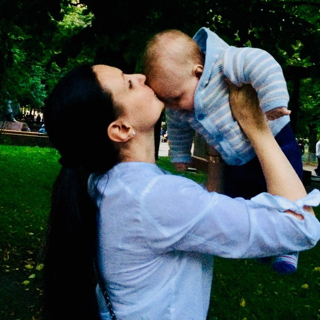 «Нас вместе с детьми выселяют на улицу»: семьи экс-чиновников Минрегионразвития лишились квартир после ликвидации ведомства