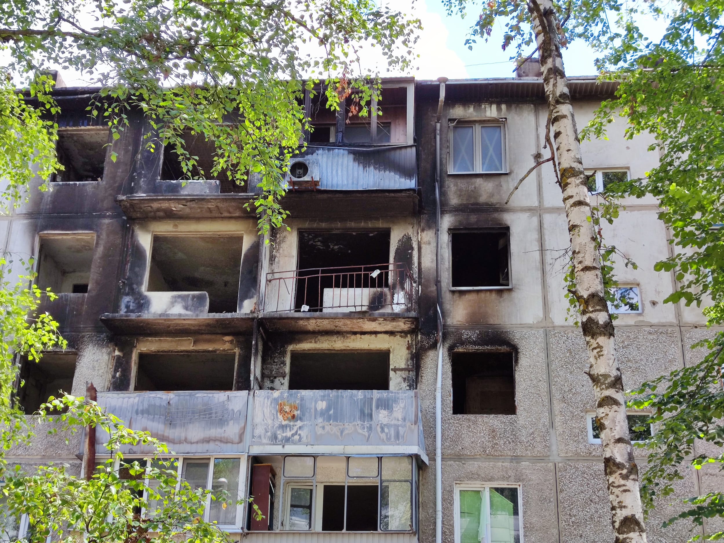 «Безопасного места тут нет». Как российские власти забыли о жителях приграничного Шебекино — репортаж