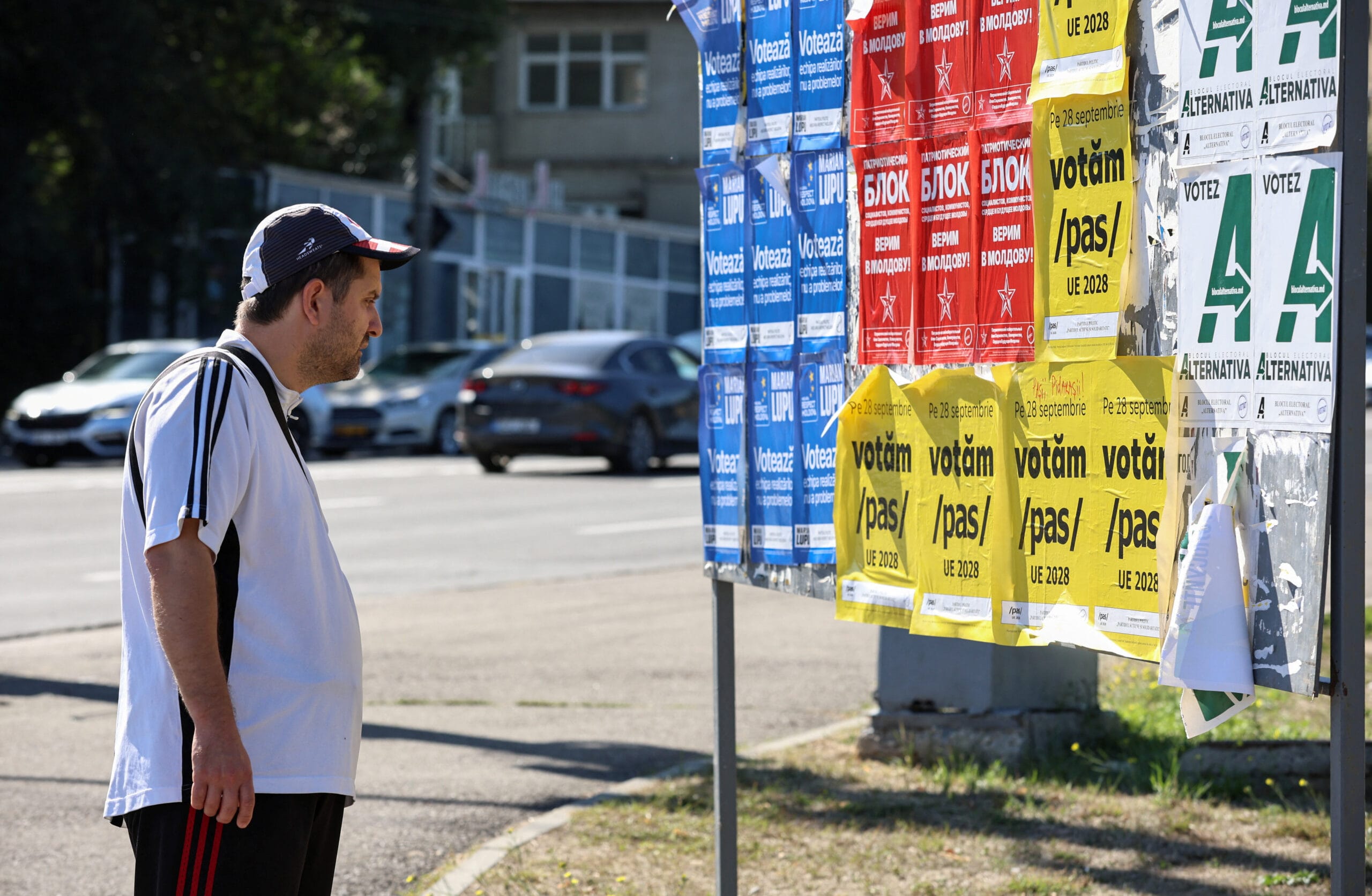 Questionable credentials: Pro-Kremlin observers flock to Moldova’s parliamentary elections