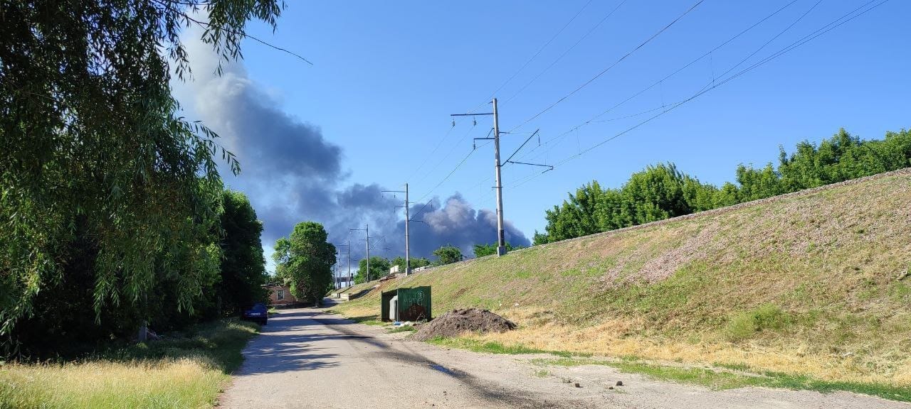 Россия ударила ракетами по торговому центру в Кременчуге, где находилось более тысячи человек — Владимир Зеленский