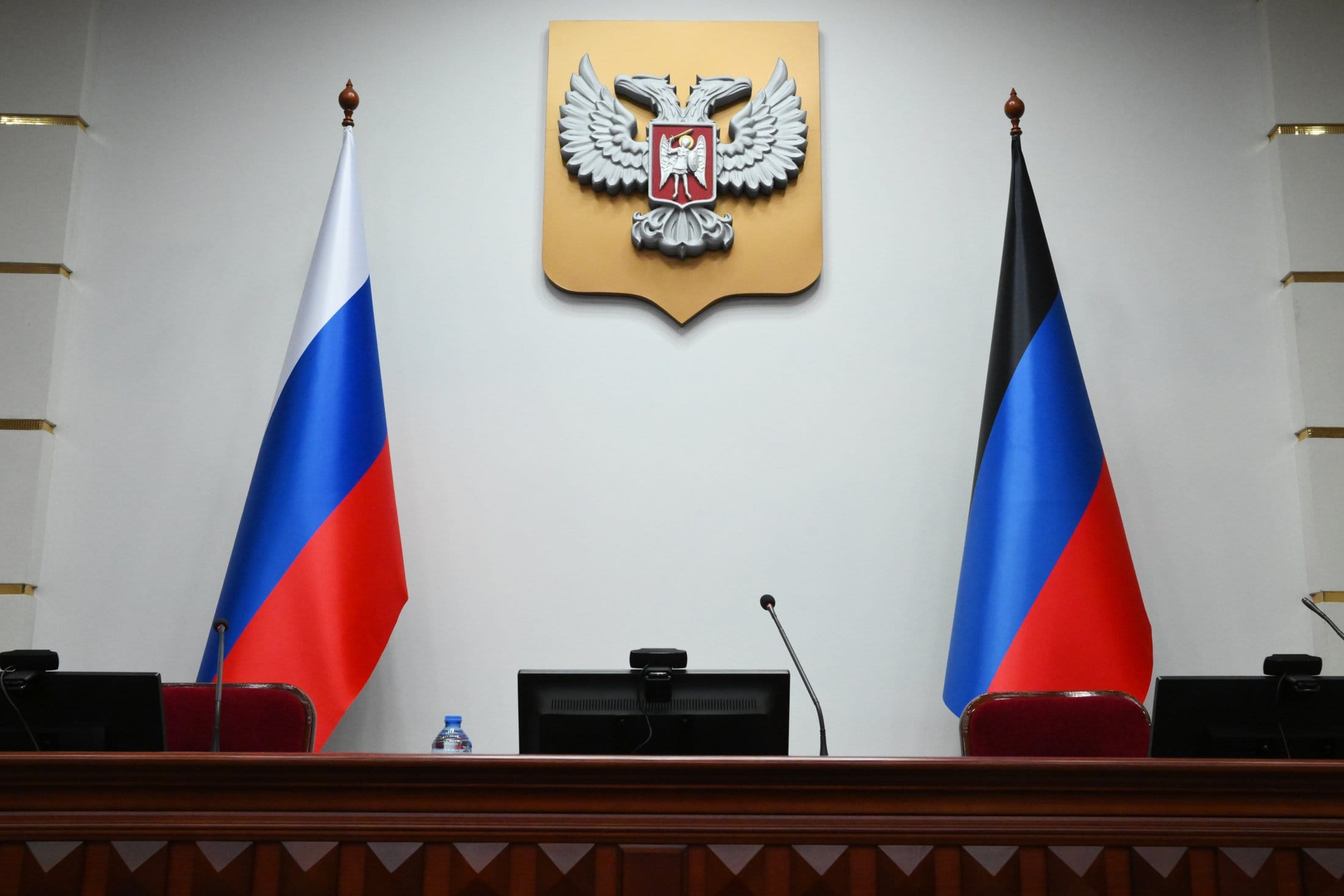 «Лидер России», «креативный управленец» и летчик. Каких «министров» Россия отправила управлять Донбассом