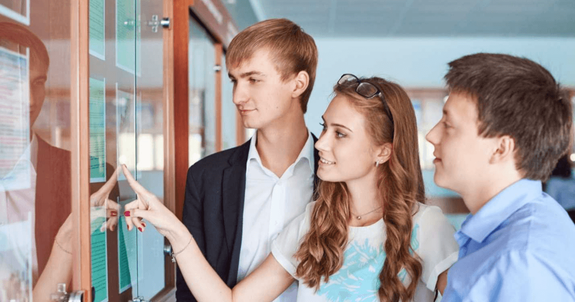 В списках поступающих в вузы засекретили данные детей участников войны в Украине — «Коммерсантъ»