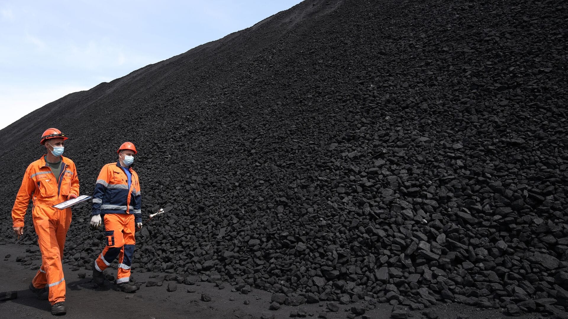 «Ъ»: Правительство предложило собрать с оказавшихся на грани банкротства угольщиков 100 млрд налогов