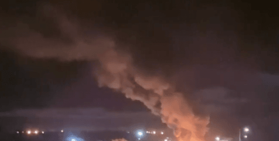В сети появились видео пожара в Белгородской области. Губернатор утверждает, что ВСУ подорвали склад с боеприпасами