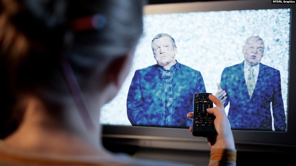 “They aren't beyond salvation if you don't leave them alone with Solovyov.” Andrey Loshak on chasm between pro-war and anti-war Russians