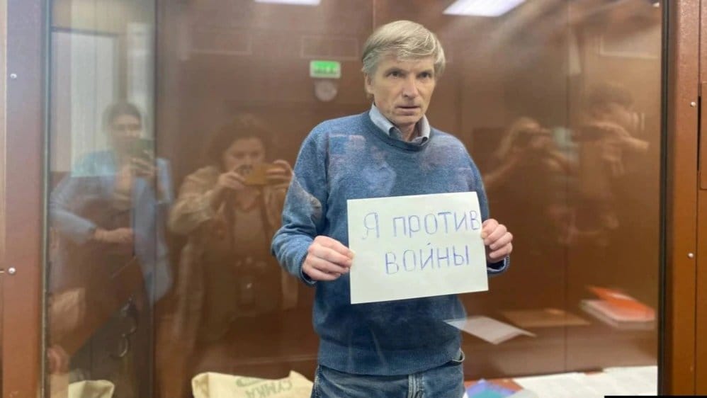 «Новая газета»: Алексею Горинову смягчили условия содержания. Теперь у него есть туалет, матрас и одеяло