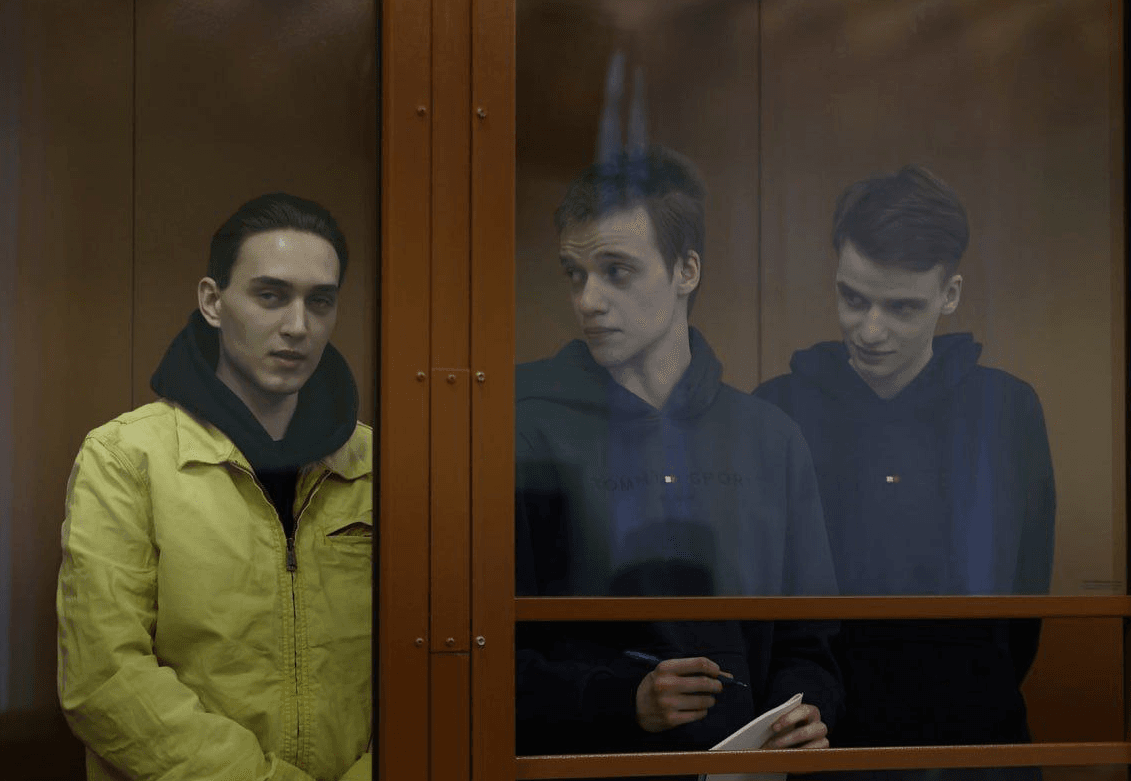 Фото военкомата, поджог релейных шкафов, переписки с неизвестными. За что в России сажали в феврале по статьям о «теракте» и «диверсии»