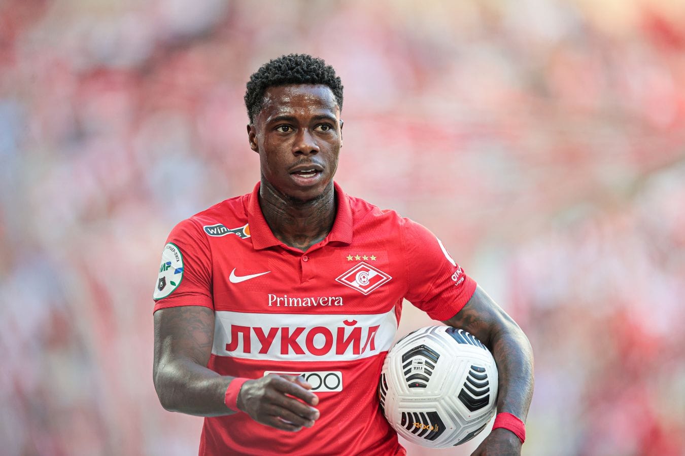 Футболиста «Спартака» Квинси Промеса арестовали в Дубае по запросу Нидерландов. Он заочно осужден за нападение и контрабанду кокаина