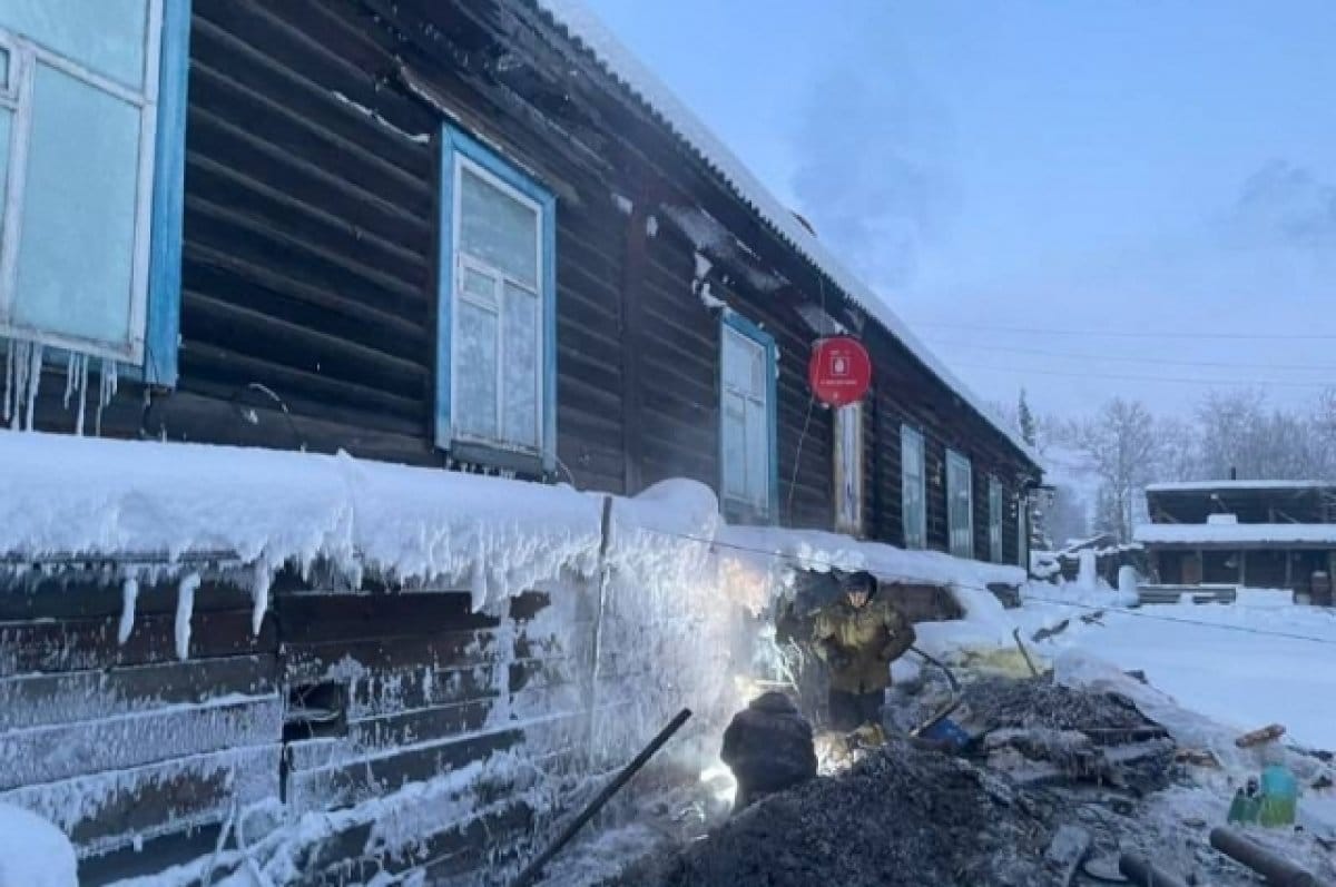 В Бодайбо в Иркутской области, где живут 12 тысяч человек, пятый день нет воды и отопления при морозе –40°C — замерзли трубы