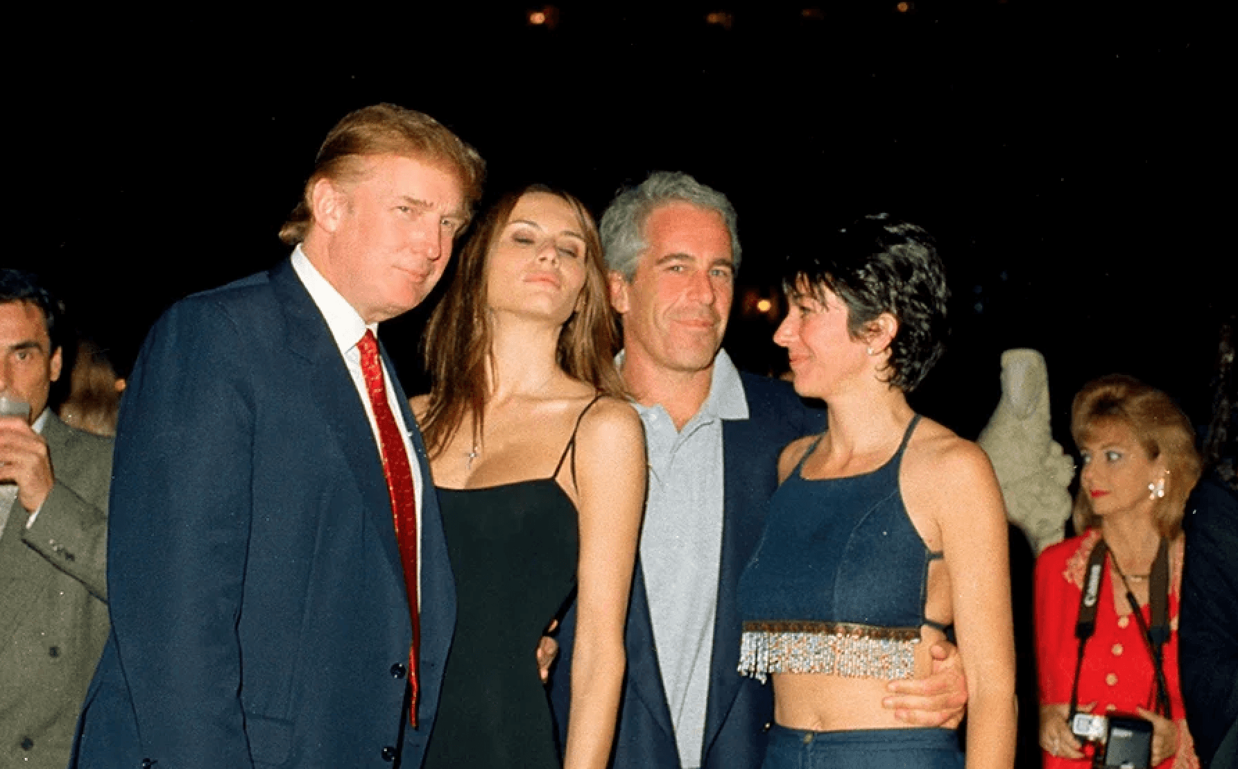 Минюст США впервые опубликовал файлы по делу Эпштейна с обвинениями против Трампа