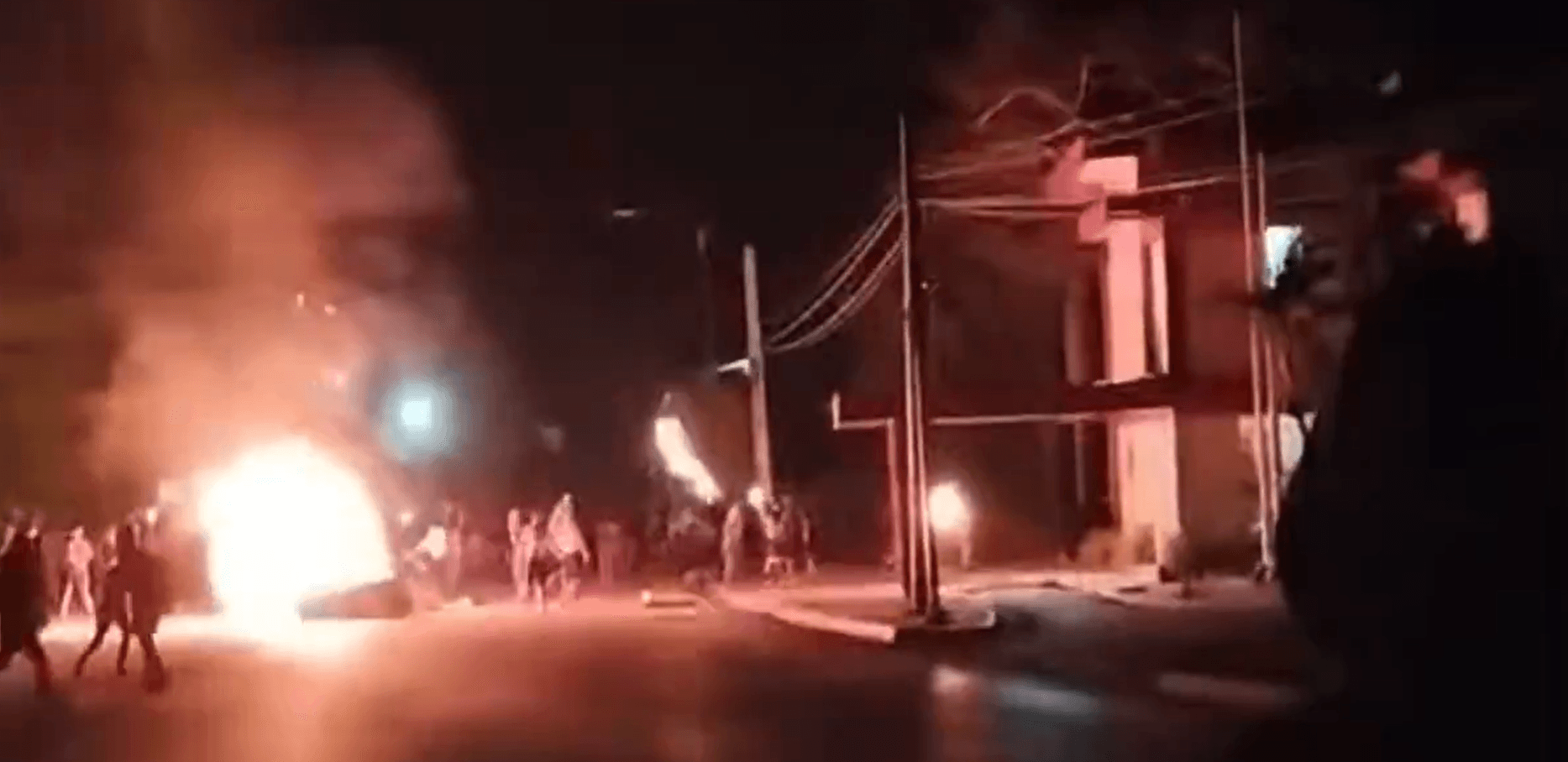 Протестующие из-за отключений электроэнергии на Кубе напали на офис Коммунистической партии в Мороне