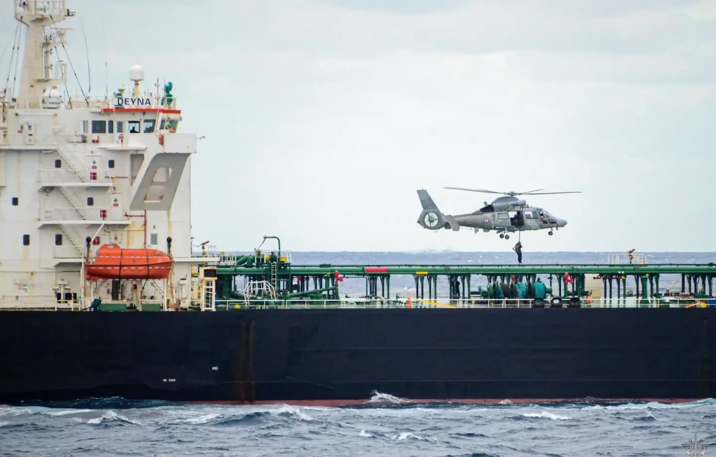 Франция задержала в Средиземном море танкер Deyna российского «теневого флота»