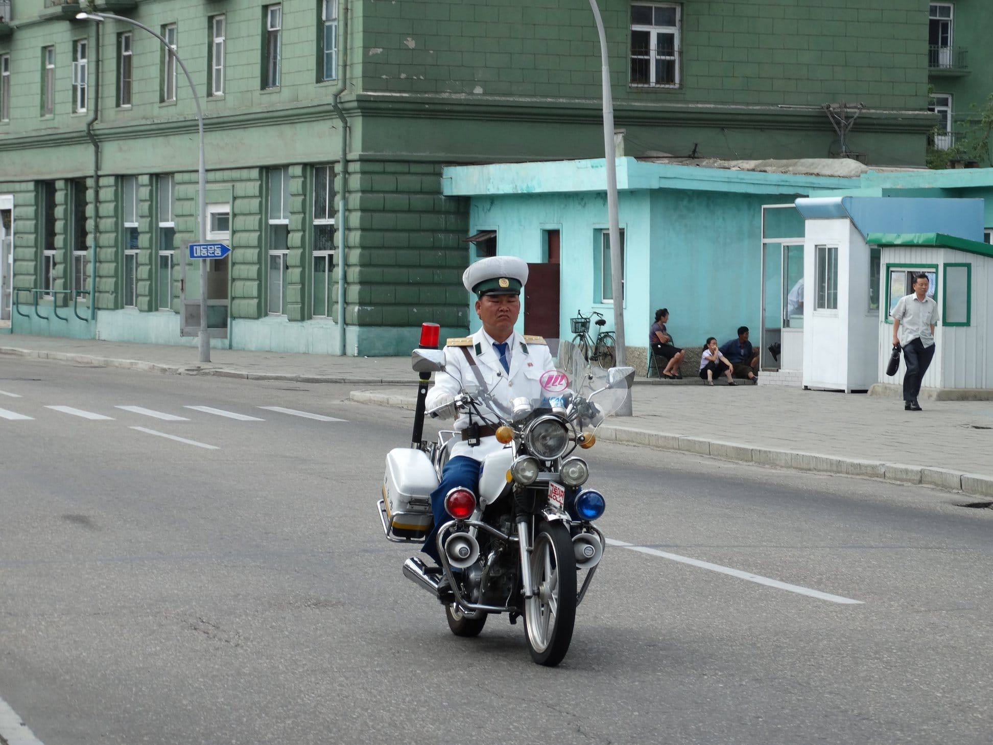 Ким Чен Ын анонсировал введение в КНДР полицейской системы вместо сил общественной безопасности