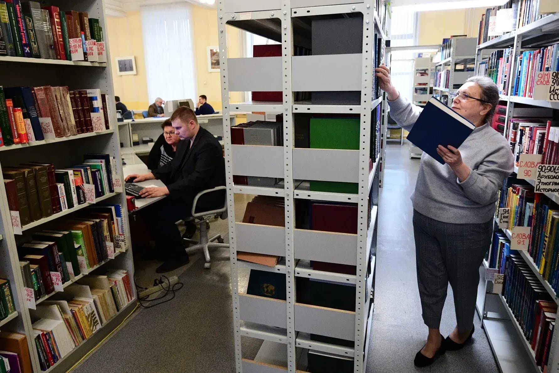 Russia purging books purchased in the 1990s “with Soros money,” Yekaterinburg library to remove up to 30% of its collection