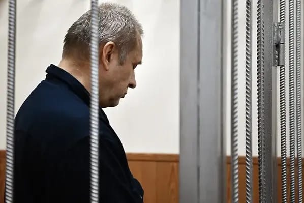 Экс-замначальника управления главкомата ВВ МВД получил 14 лет колонии за взятку в виде пяти квартир