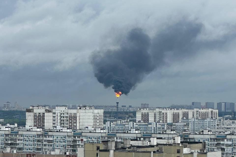 Ukrainian drone attack on Moscow sets fire to its main oil refinery in Kapotnya