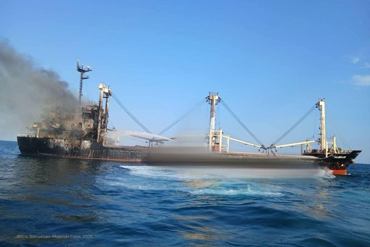 Украина обвинила Россию в ударе по сухогрузу с зерном. Погибли пять моряков