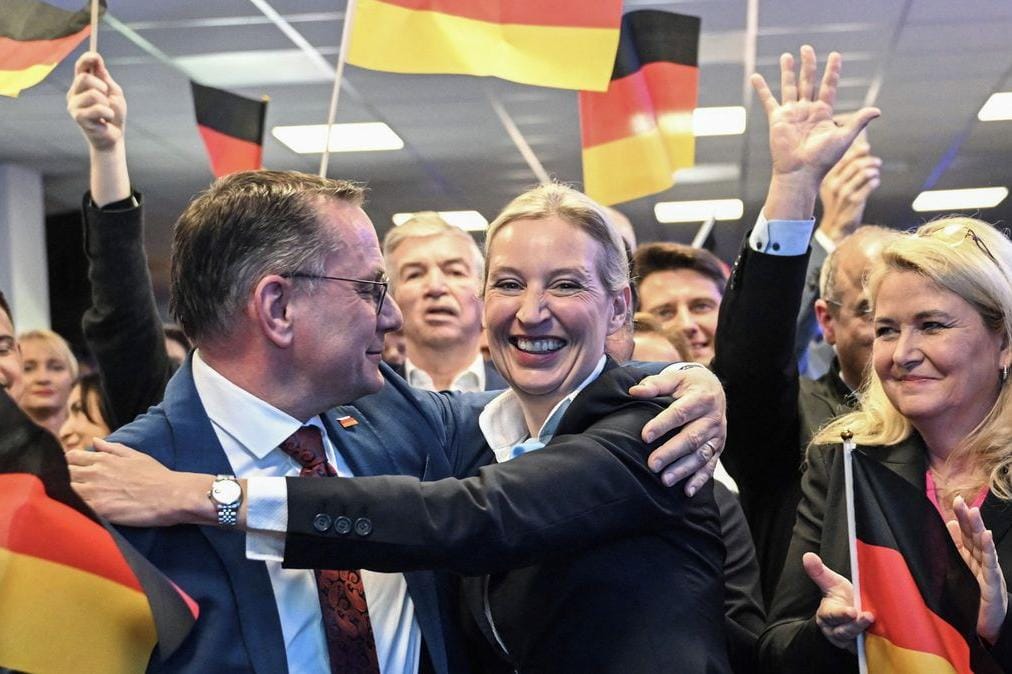 Другой альтернативы нет: как АдГ переходит из статуса маргиналов-экстремистов в политический истеблишмент