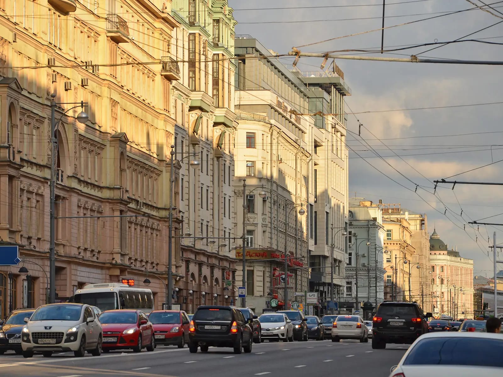 Internet in central Moscow restored after weeks of shutdowns, lawyer says FSB directly approved the move