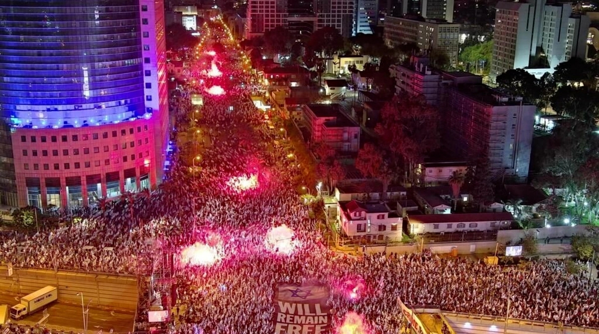 Hundreds of thousands of Israelis took part in protests against the judicial reform