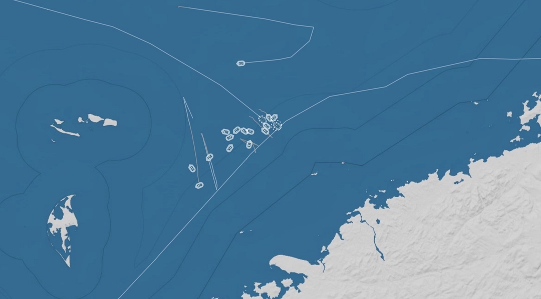 The cluster of tankers and cargo ships in the Kara Sea, Aug. 3, 2026