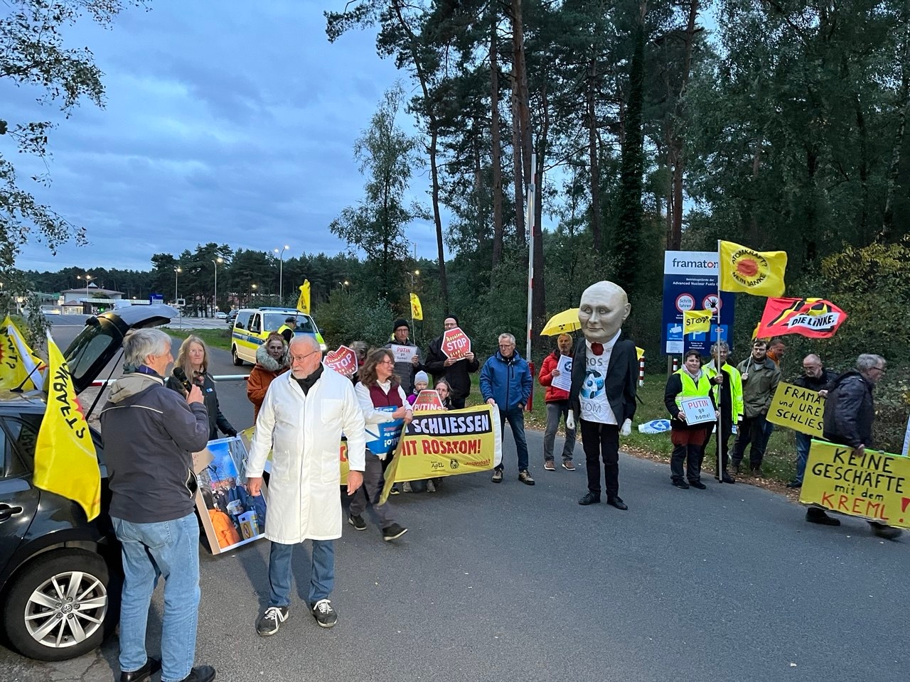 Акция протеста у завода по производству ядерного топлива в Лингене
