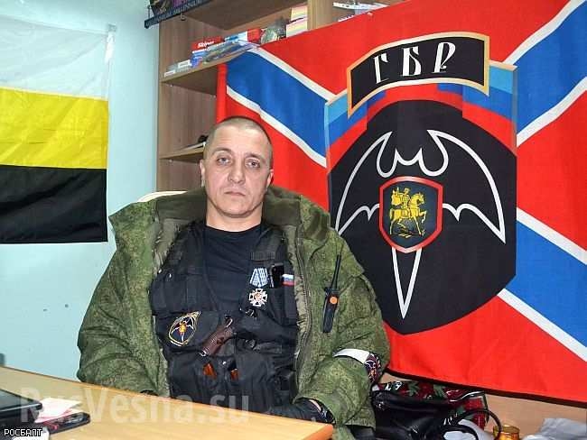 betmen-komandir-betmena-ya-zanimayus-voynoy-foto_1