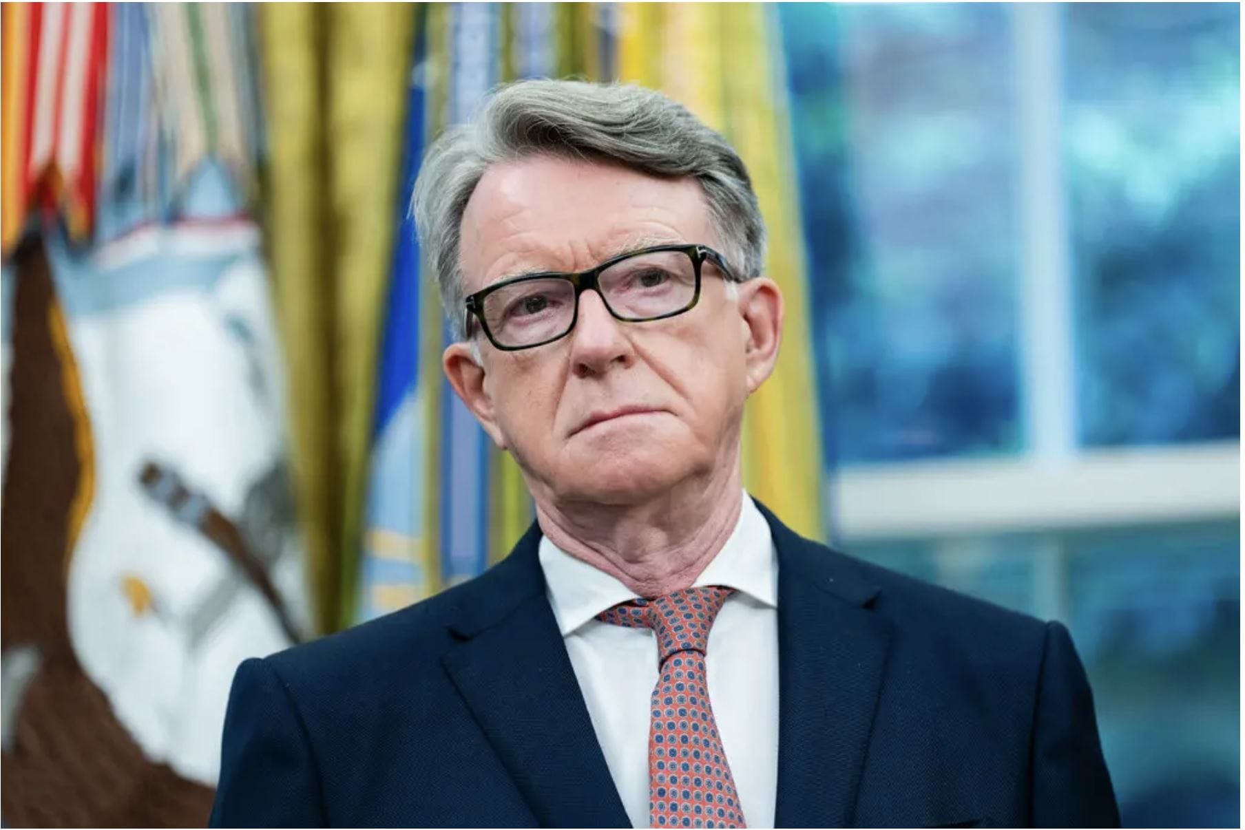 Британское правительство уволило посла в Вашингтоне, узнав, что тот сочувствовал секс-преступнику Джеффри Эпштейну