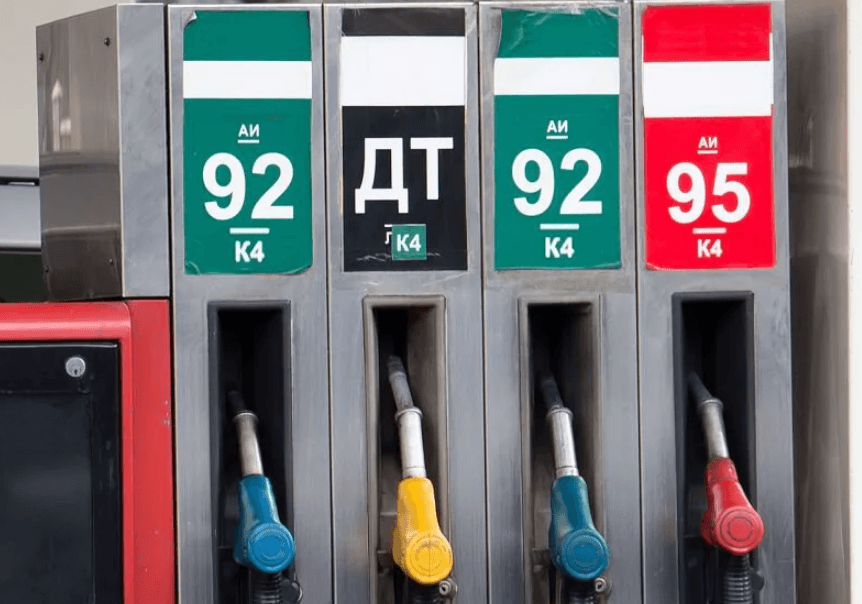 Putin extends fuel subsidy payments, legalizes “homemade” diesel amid Ukrainian attacks on Russian refineries