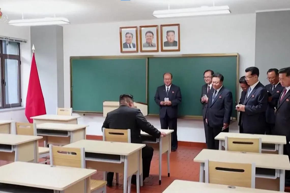 В КНДР начали активно бороться со взятками в школах. Учителя увольняются — это был их основной доход — Daily NK