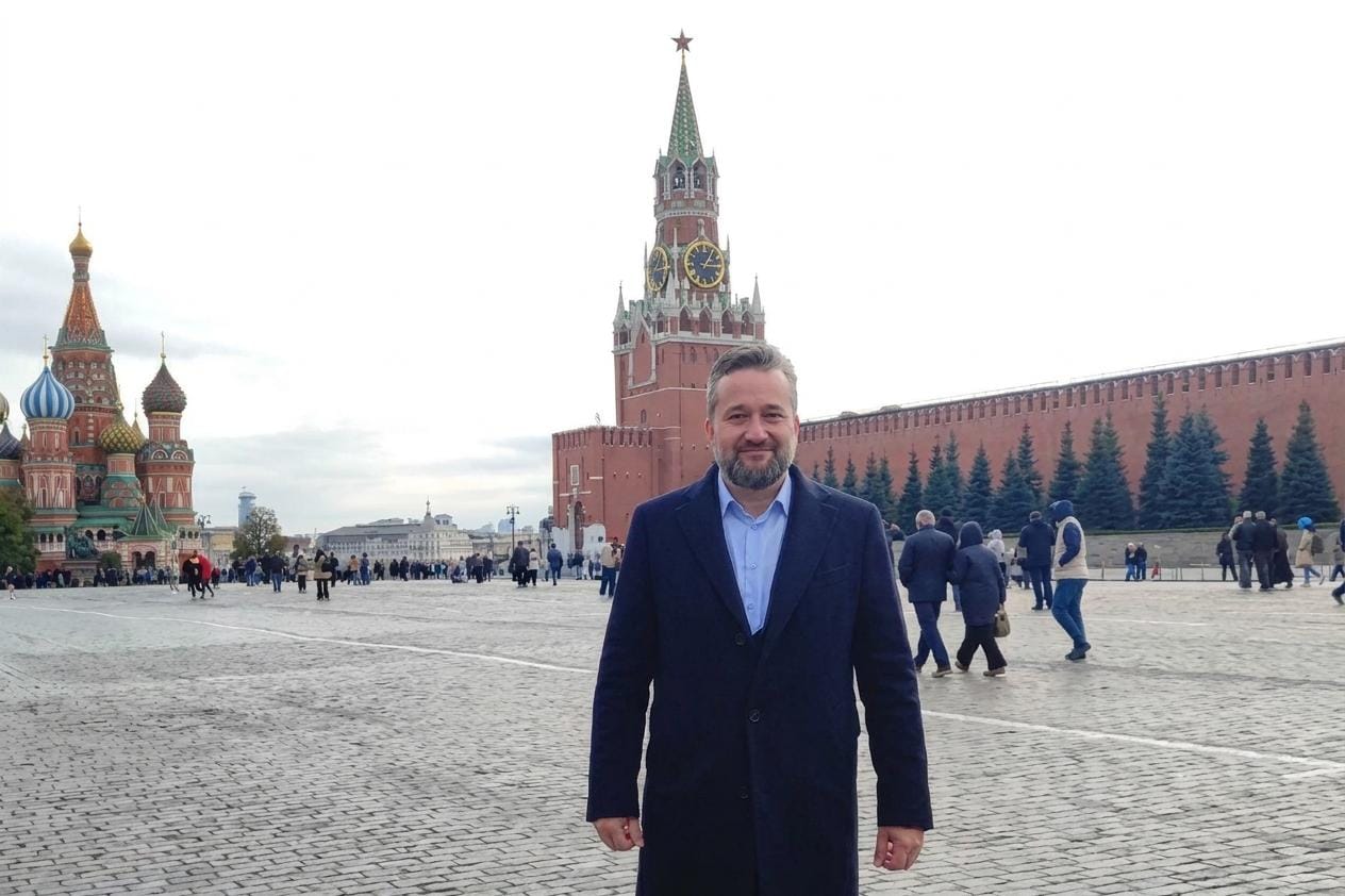 Фракция Кремля в Европарламенте. Какие евродепутаты продолжают ездить в Россию и встречаться с политиками, чиновниками и даже шпионами