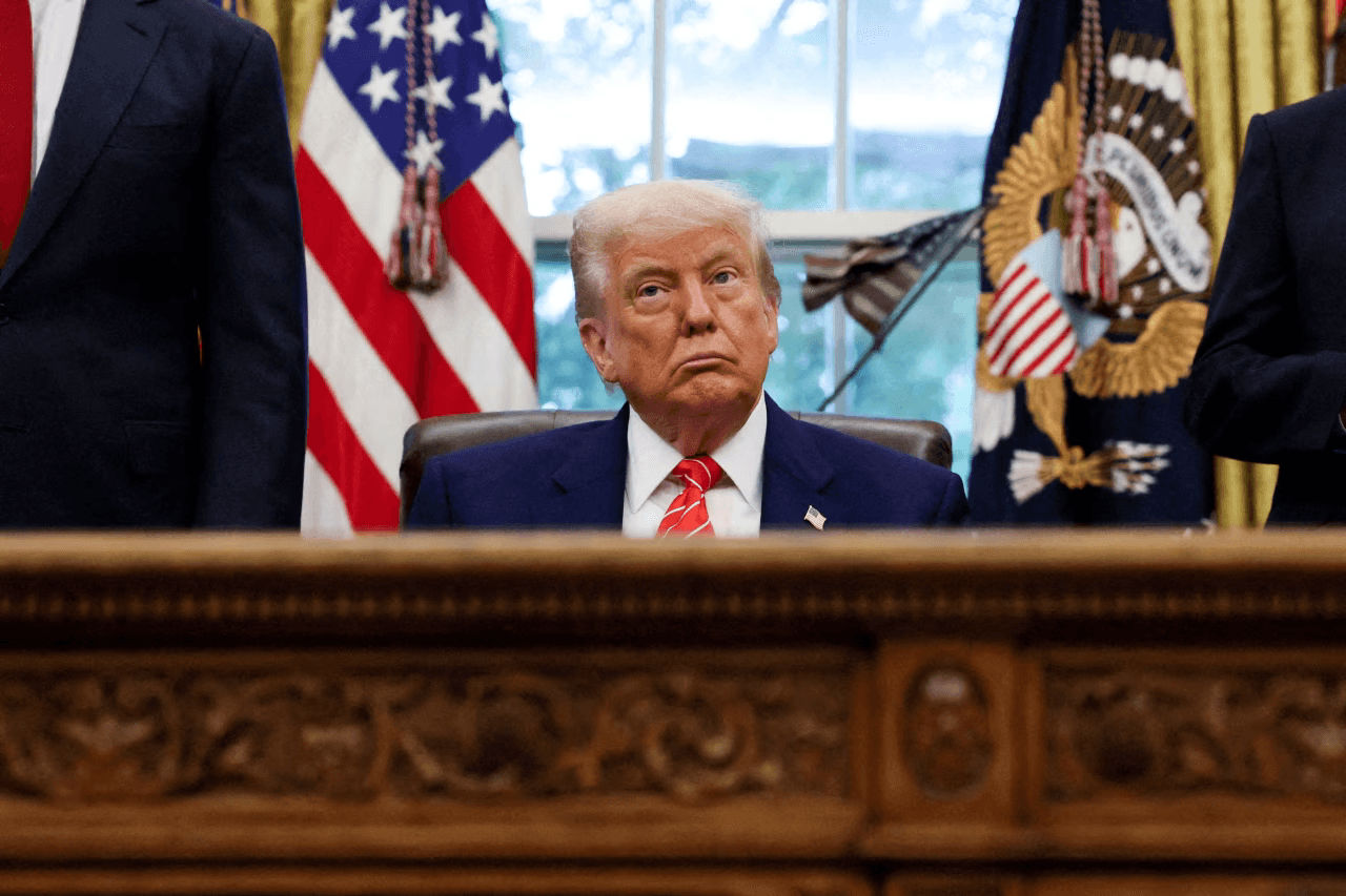 Трамп отменил подписание двухпартийного закона о доступном жилье, потребовав сначала принять ограничения голосования по почте