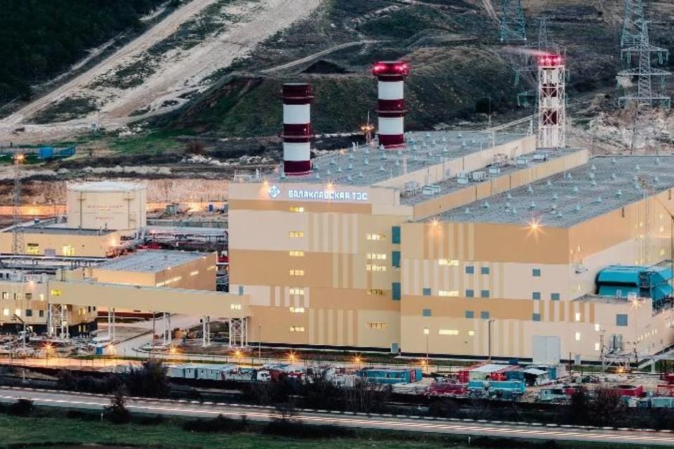 СМИ: Нанесен удар по одной из двух крупнейших ТЭС Крыма с турбинами Siemens, ввезенными в обход санкций. Севастополь частично обесточен