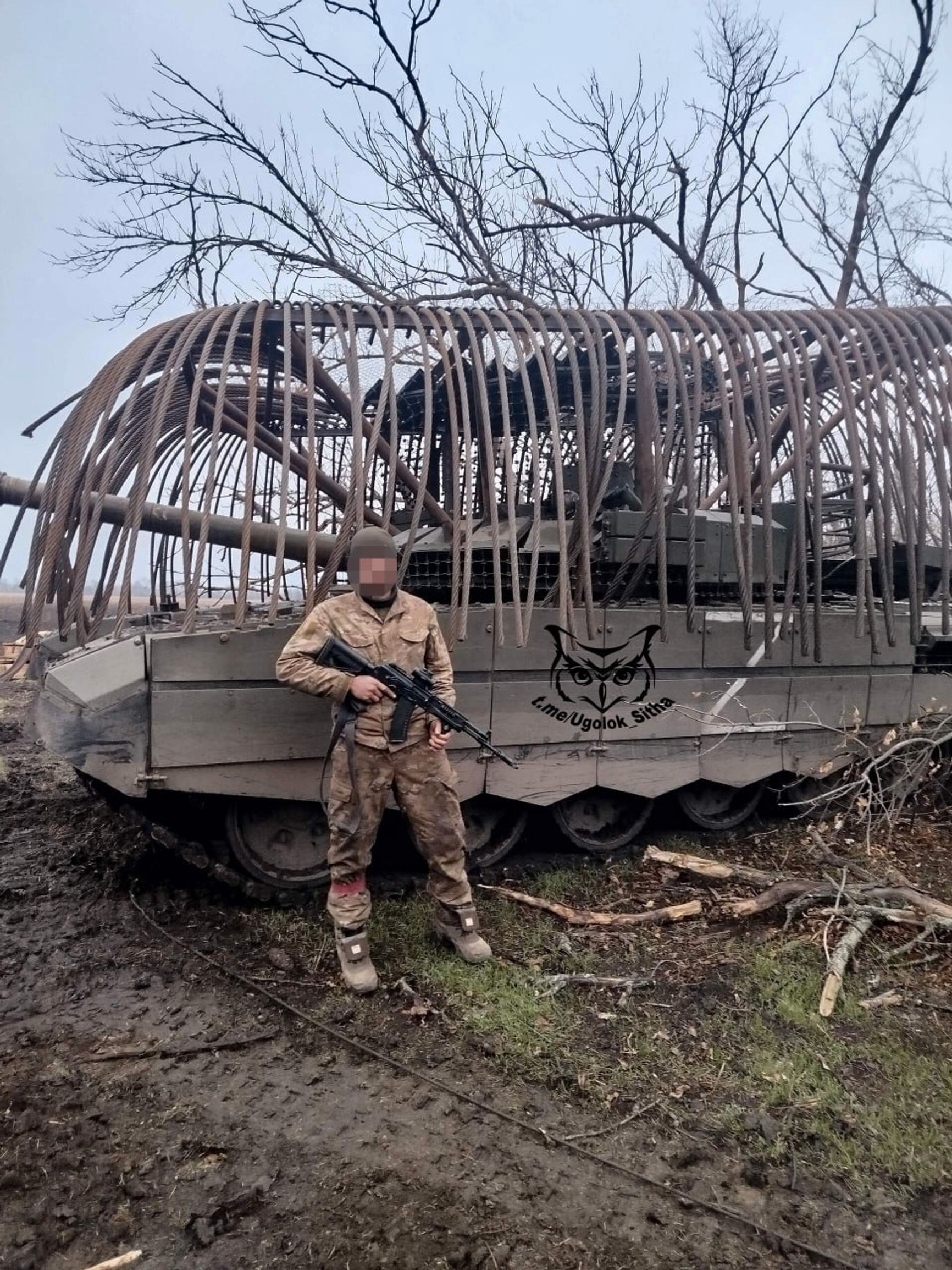 Танк Т-72Б3М с «дредами» из арматуры