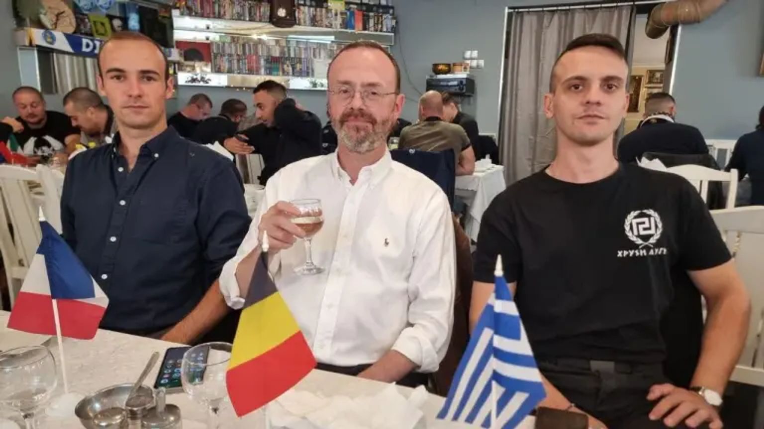 Представитель «Золотой зари» Стефанос Мацирис (справа) в компании ультраправых из Бельгии и Франции на съезде в Санкт-Петербурге.