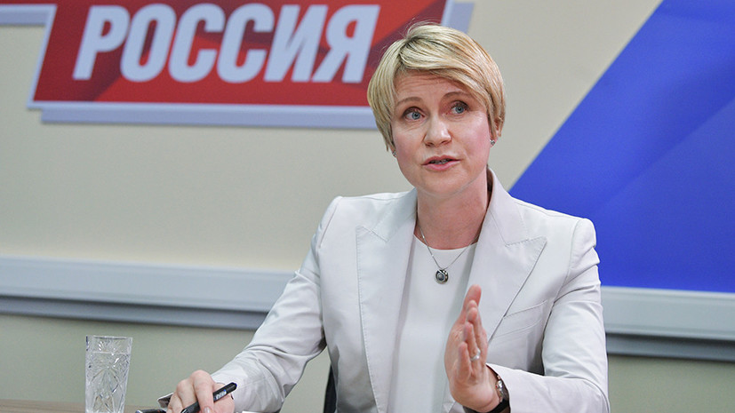 Some experts call Shmeleva a Russian Robin Wright