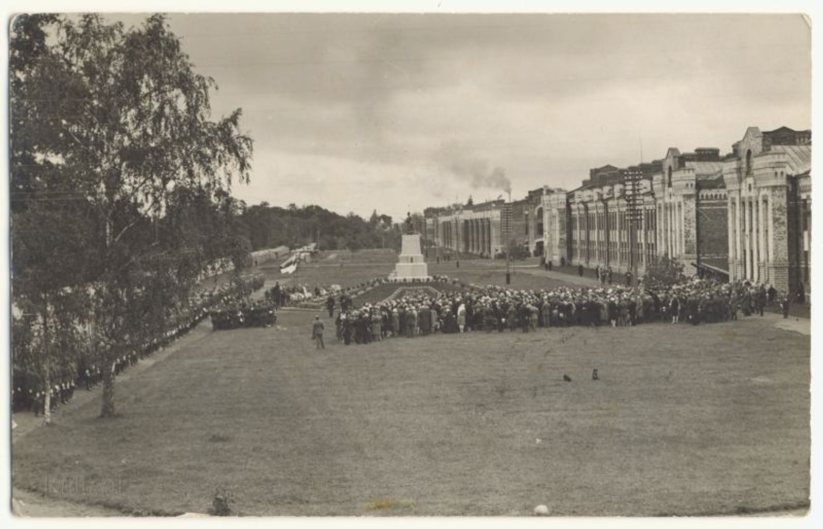 The unveiling of the monument to the cadets who died during the uprising of Dec. 1, 1924. Revel, 1928