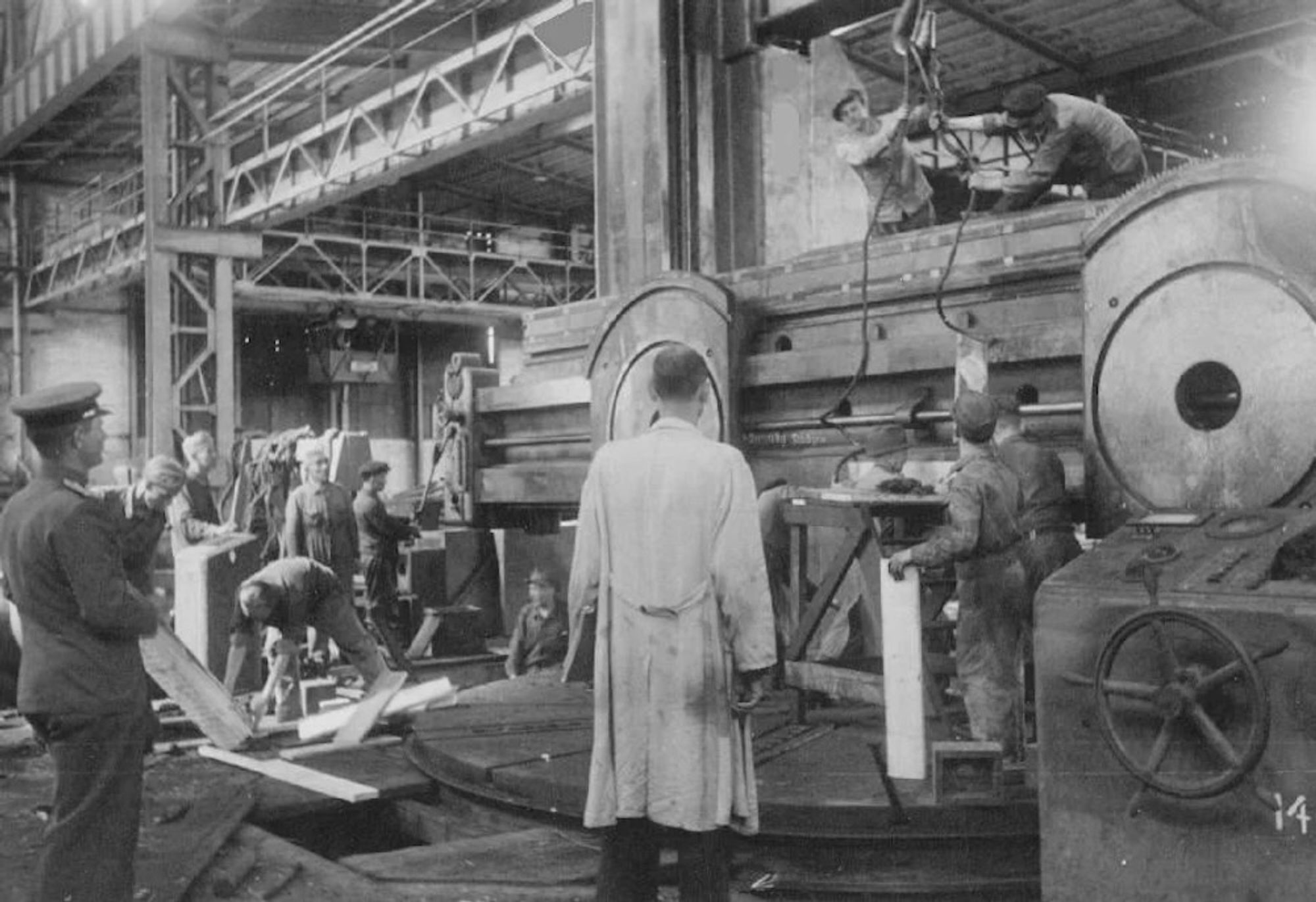 Dismantling of a German machine for export to the USSR. Düsseldorf, 1946